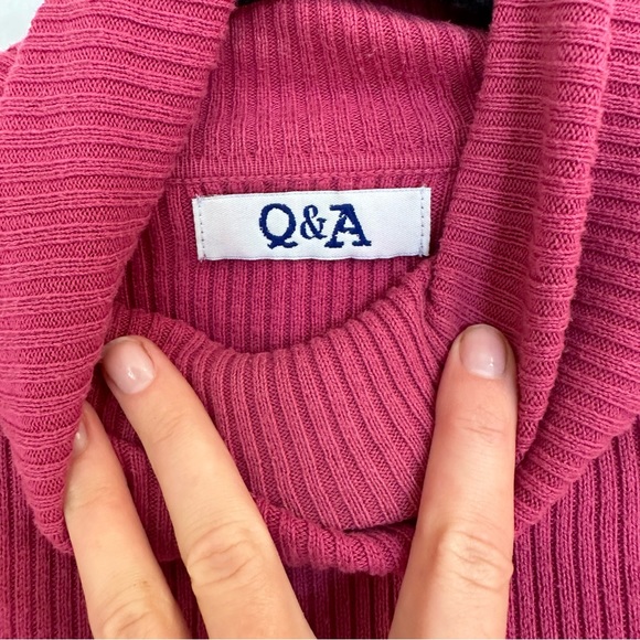 Vintage Q&A Made in Australia Turtleneck - Picture 9 of 13